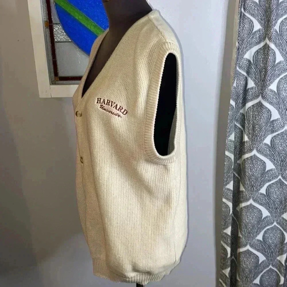 Harvard University 100% cotton button up sweater vest - Picture 3 of 6